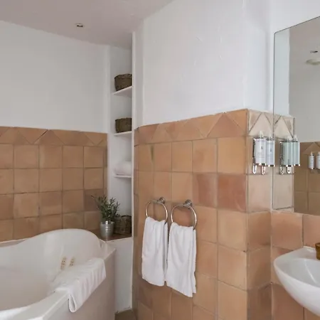 Surplage Cavaliere Отель Ле-Лаванду