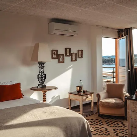 Surplage Cavaliere 3* Ле-Лаванду